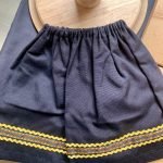 黑色裙子